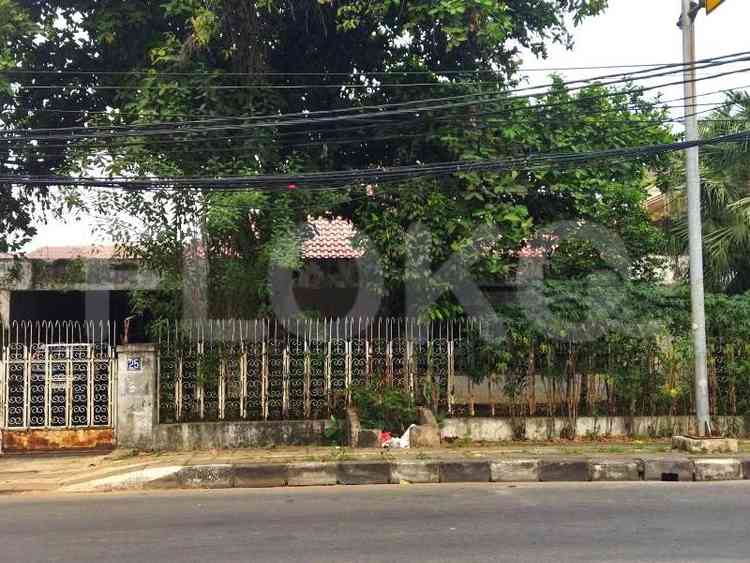 Dijual Rumah 4 BR, Luas 300 m2 di Jl. Madiun, Menteng 3