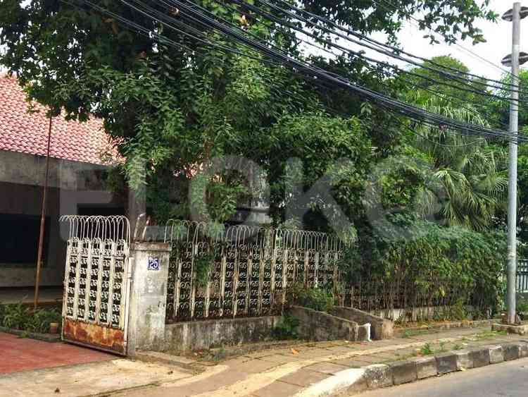 300 sqm, 4 BR house for sale in Jl. Madiun, Menteng 2