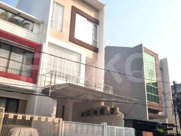 384 sqm, 4 BR house for sale in Kelapa lilin, Kelapa Gading 1