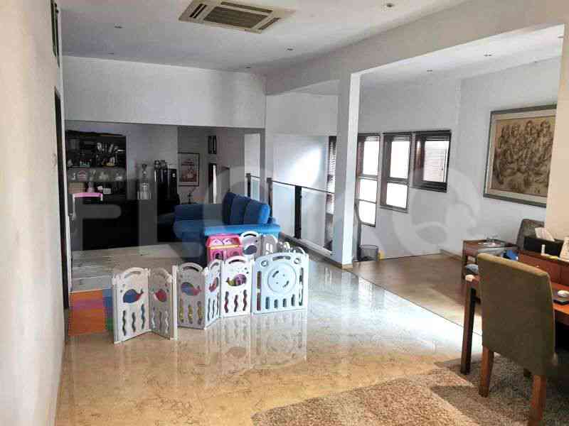 Dijual Rumah 5 BR, Luas 375 m2 di Jl. Pasuruan, Menteng 2