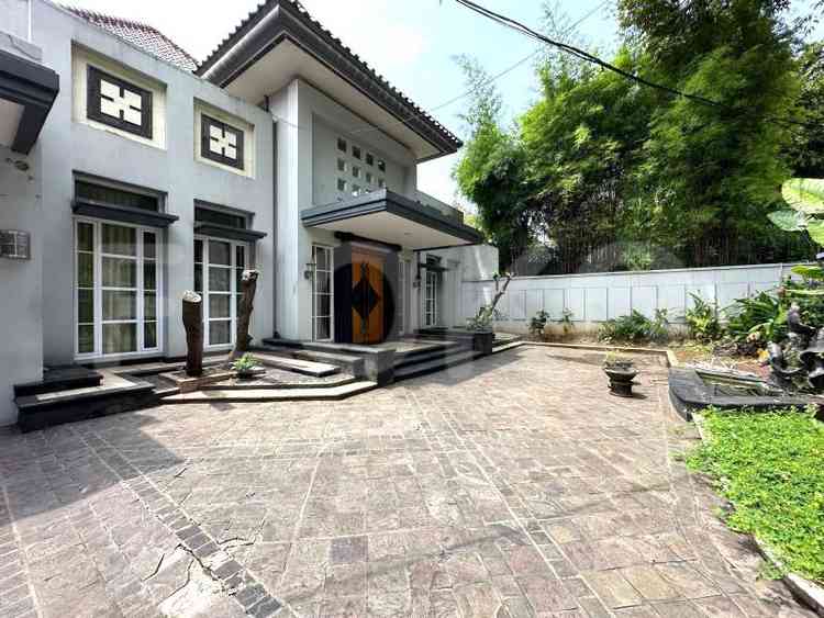 600 sqm, 4 BR house for sale in Jl. Lombok, Menteng 9