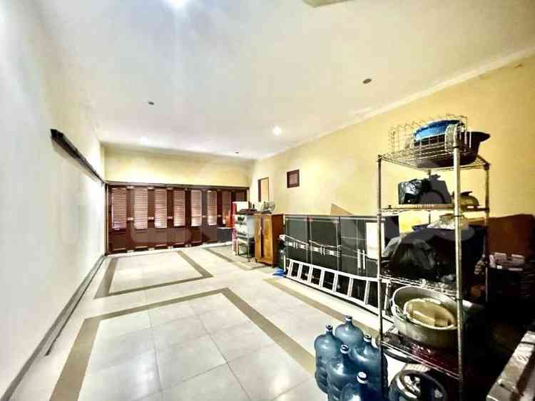 548 sqm, 7 BR house for sale in Jl. Mendut, Menteng 8