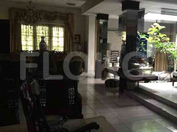 Dijual Rumah 6 BR, Luas 456 m2 di Jl. Indramayu, Menteng 4