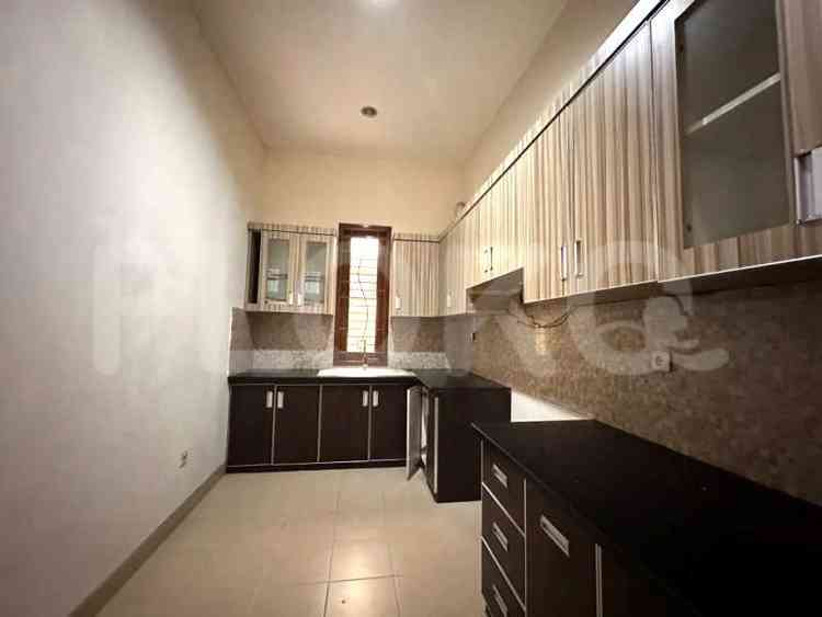 275 sqm, 4 BR house for sale in Jl. RSPP, Cilandak 17