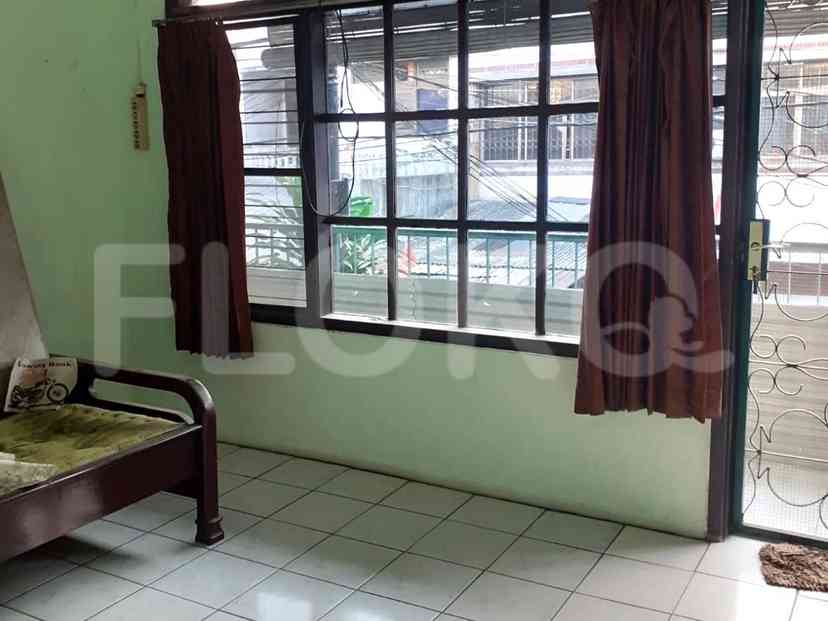 Dijual Rumah 6 BR, Luas 68 m2 di Karang anyar, Pasar Baru 2