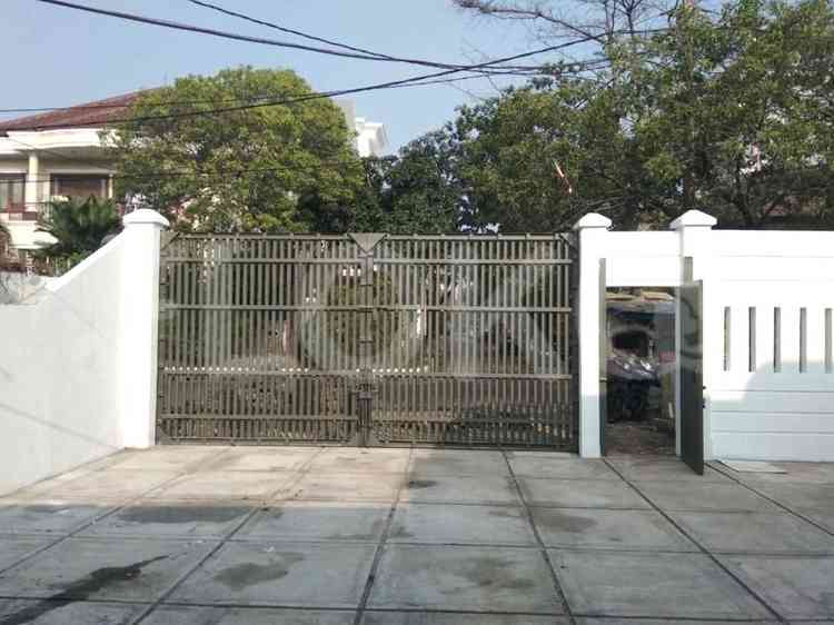 600 sqm, 5 BR house for rent in Jalan Pantai Kuta, Ancol 1