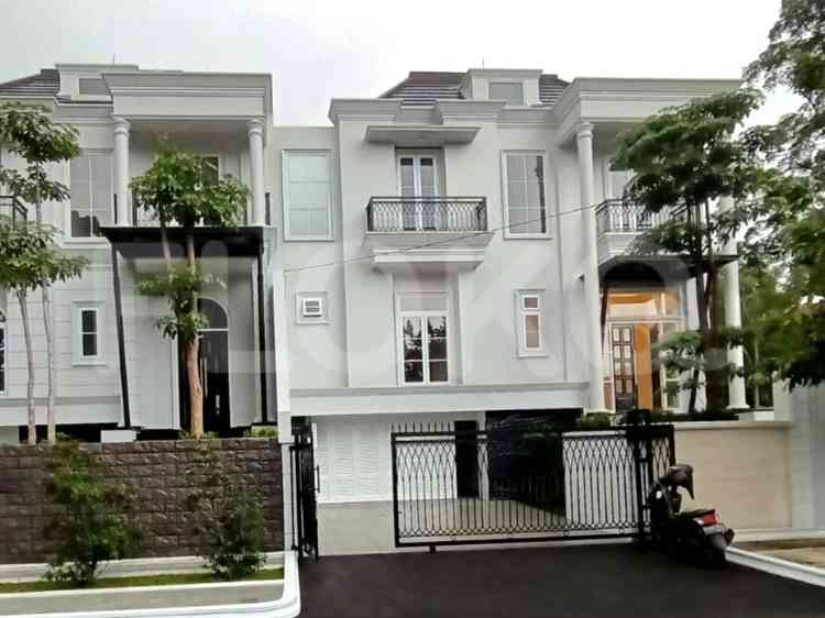 1000 sqm, 4 BR house for sale in Brawijaya, Blok M 1