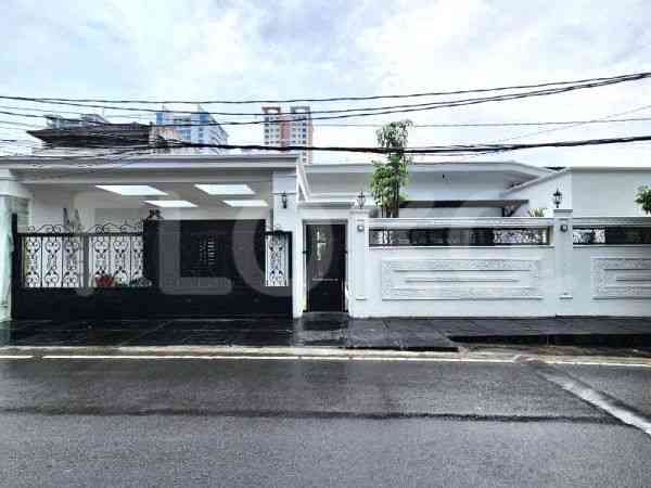 Dijual Rumah 5 BR, Luas 400 m2 di Jl. Wijaya Kusuma, Cilandak 10