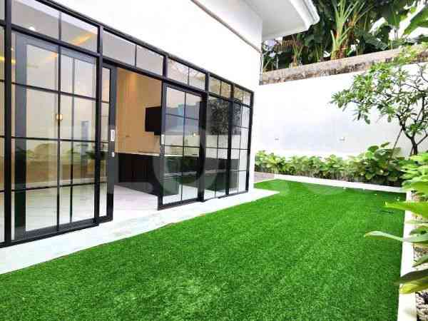 400 sqm, 5 BR house for sale in Jl. Wijaya Kusuma, Cilandak 2