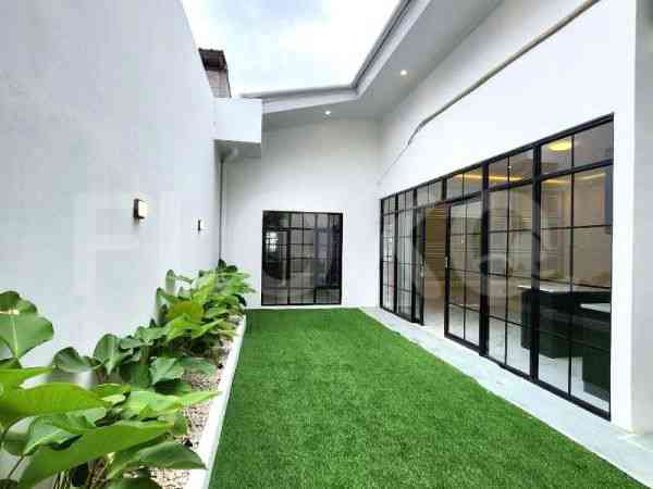 Dijual Rumah 5 BR, Luas 400 m2 di Jl. Wijaya Kusuma, Cilandak 6