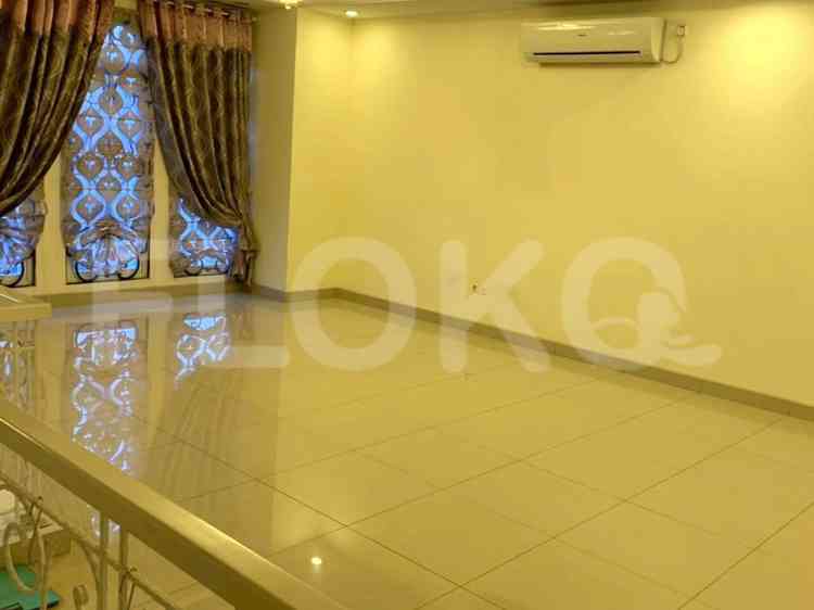 Dijual Rumah 3 BR, Luas 251 m2 di PIK, Kamal Muara 3