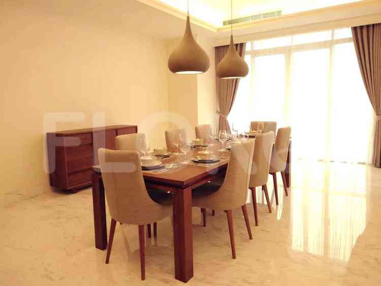 Dijual Apartemen 3 BR, Lantai 21, Luas 288 m2 di Simprug 3