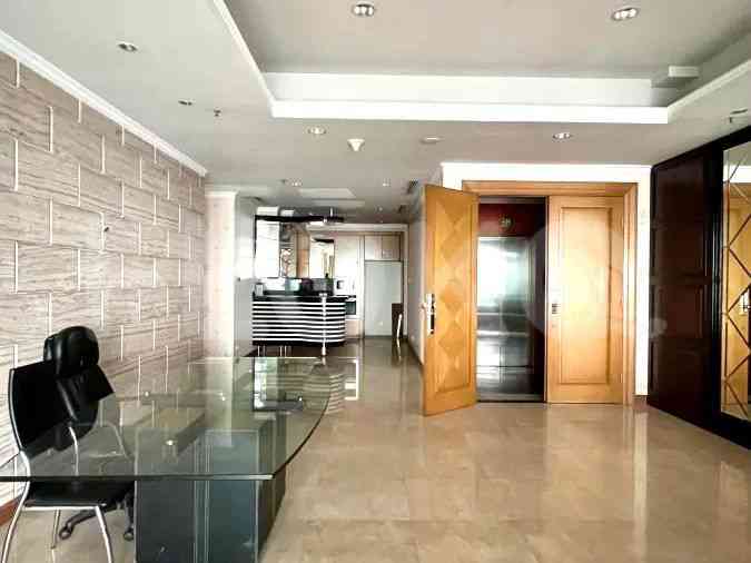 261 sqm, 20th floor, 3 BR apartment for sale in Menteng 3