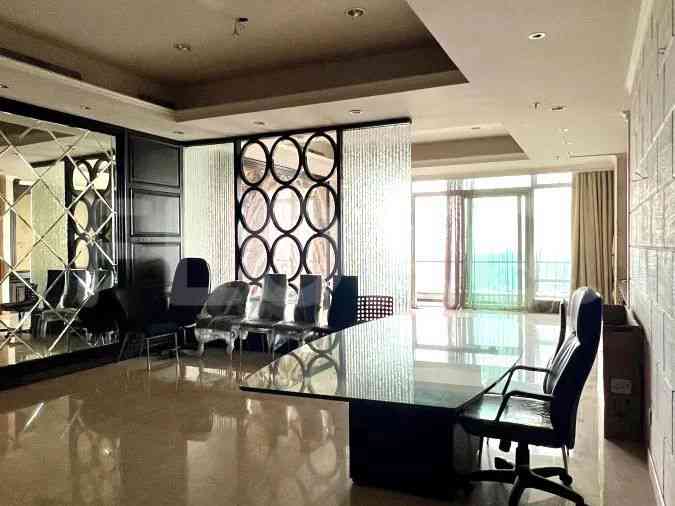 261 sqm, 20th floor, 3 BR apartment for sale in Menteng 4