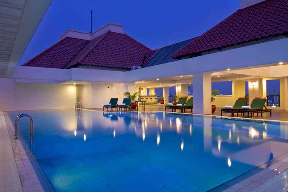Swimming pool Menteng Regency