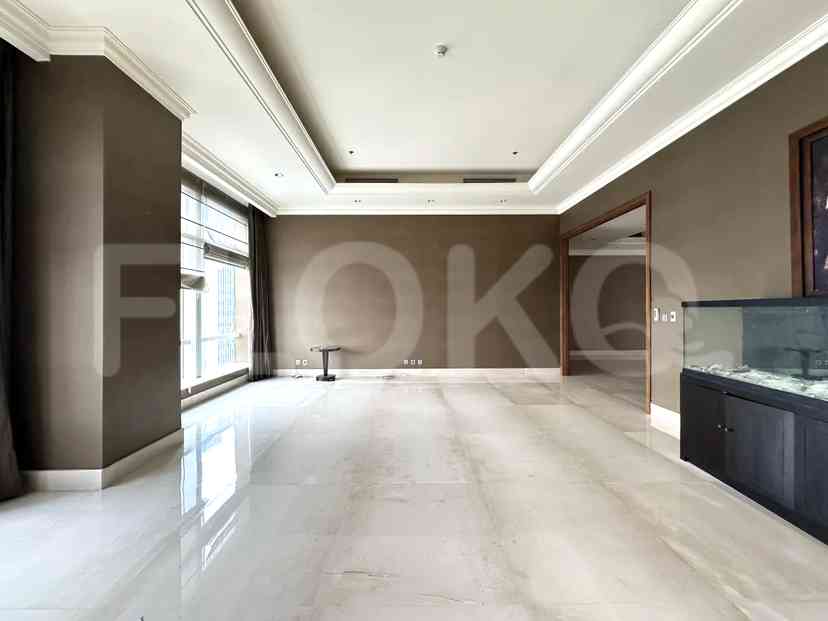 1000 sqm, 28th floor, 4 BR apartment for sale in Kebayoran Baru 5