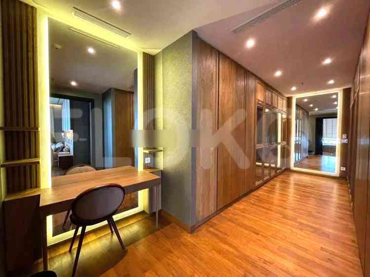 385 sqm, 22nd floor, 4 BR apartment for sale in Kebayoran Baru 4