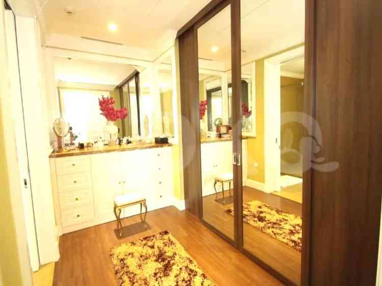 319 sqm, 19th floor, 4 BR apartment for sale in Kebayoran Baru 4