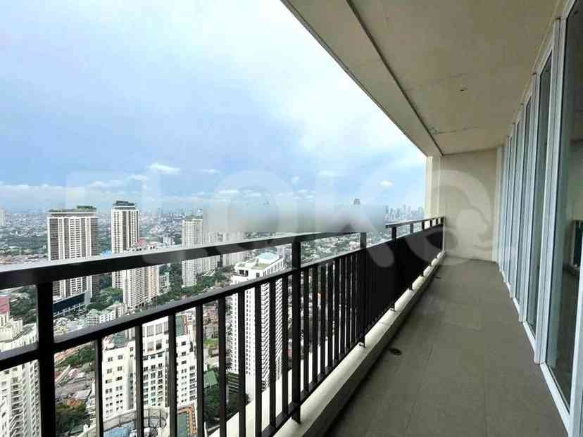 385 sqm, 22nd floor, 4 BR apartment for sale in Kebayoran Baru 2