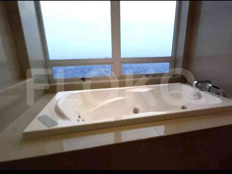 381 sqm, 30th floor, 5 BR apartment for sale in Kebayoran Baru 5