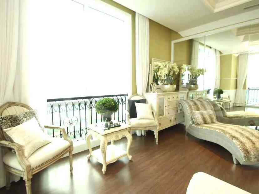 320 sqm, 16th floor, 4 BR apartment for sale in Kebayoran Baru 11