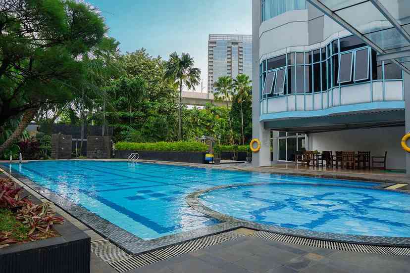 Kolam renang Parama Apartemen