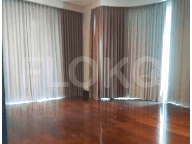 168 sqm, 8th floor, 3 BR apartment for sale in Gatot Subroto 5