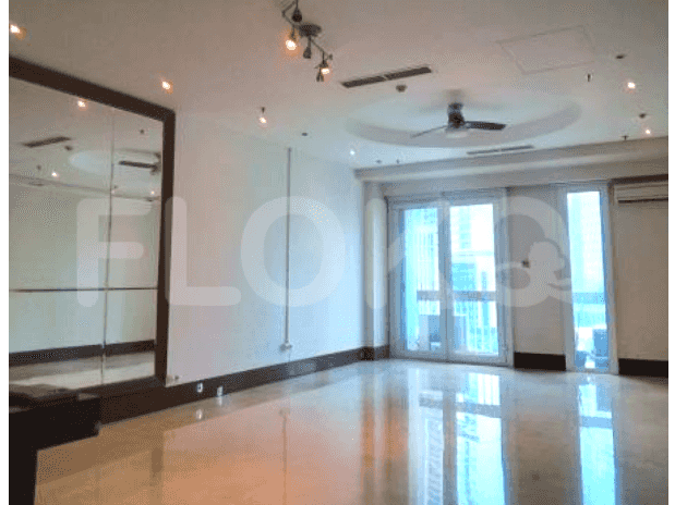 Dijual Apartemen 3 BR, Lantai 8, Luas 168 m2 di Gatot Subroto 1