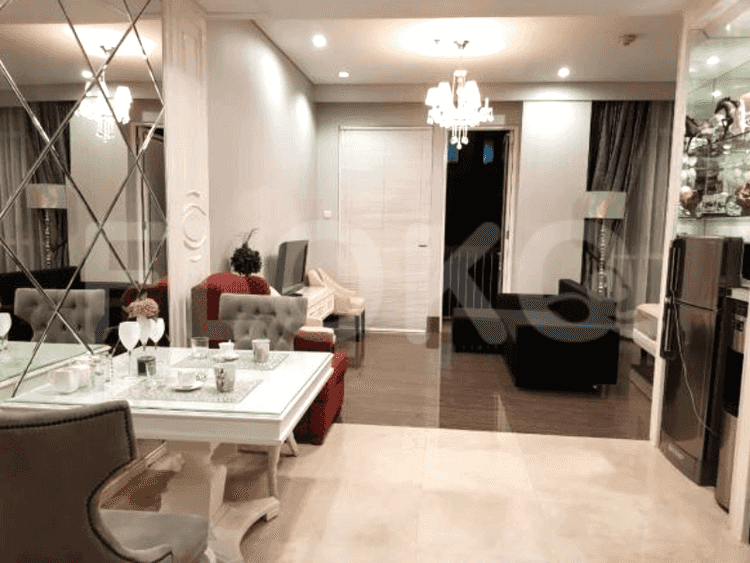 Dijual Apartemen 2 BR, Lantai 9, Luas 60 m2 di Gatot Subroto 3