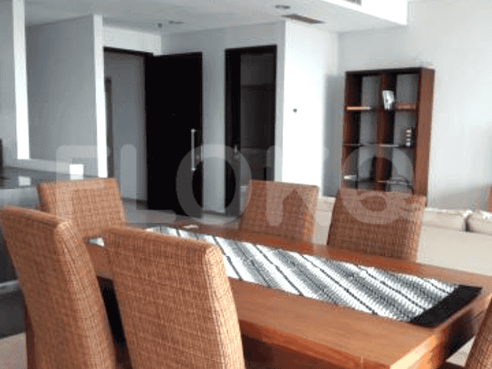 224 sqm, 6th floor, 4 BR apartment for sale in Mampang Prapatan 1