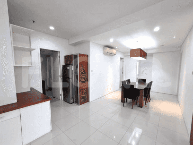 138 sqm, 4th floor, 3 BR apartment for sale in Kebayoran Lama 3