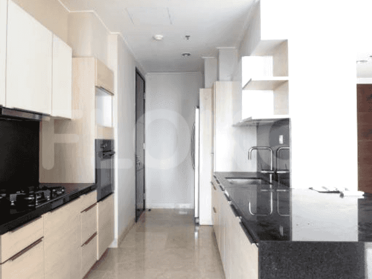 Dijual Apartemen 3 BR, Lantai 15, Luas 200 m2 di Kuningan 1