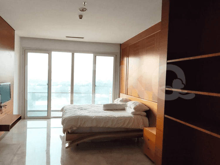 303 sqm, 4th floor, 3 BR apartment for sale in Kemang 4