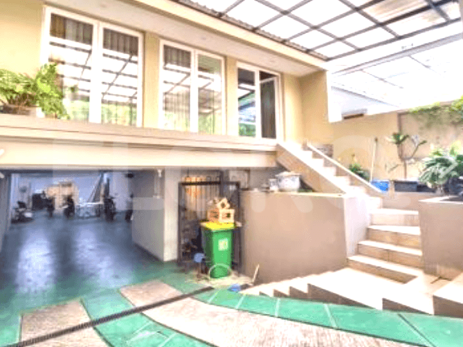 Dijual Rumah 6 BR, Luas 441 m2 di Senayan, Senayan 2