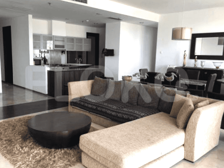 189 sqm, 16th floor, 3 BR apartment for sale in Kemang 1