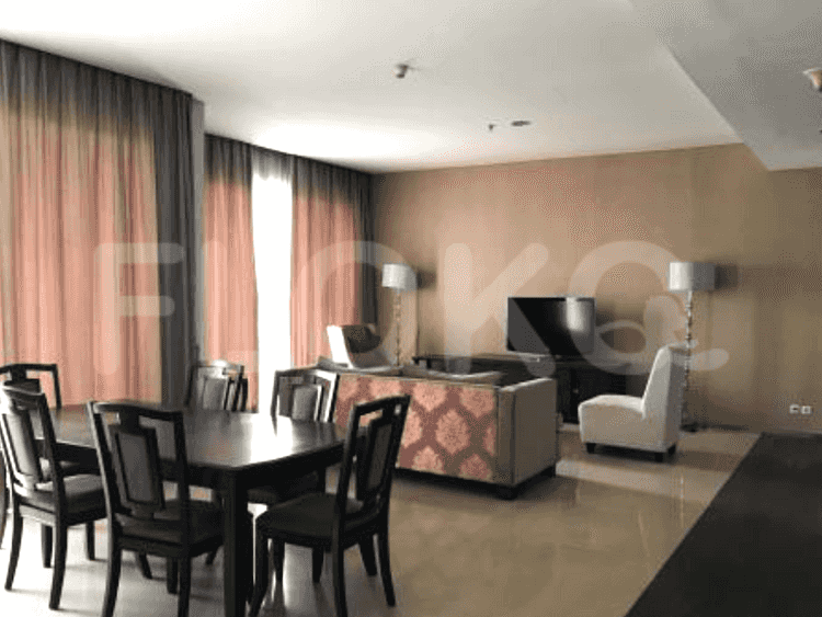 190 sqm, 3rd floor, 3 BR apartment for sale in Kemang 6