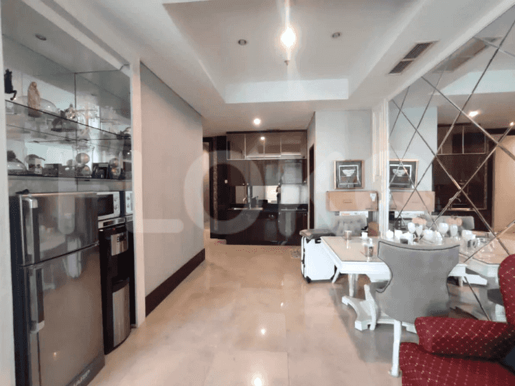 Dijual Apartemen 1 BR, Lantai 2, Luas 56 m2 di Gatot Subroto 6