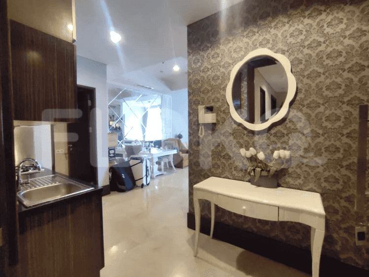 Dijual Apartemen 1 BR, Lantai 2, Luas 56 m2 di Gatot Subroto 5