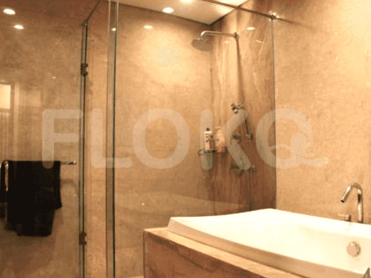 185 sqm, 32nd floor, 3 BR apartment for sale in Kuningan 4