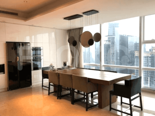 181 sqm, 37th floor, 3 BR apartment for sale in Kuningan 6