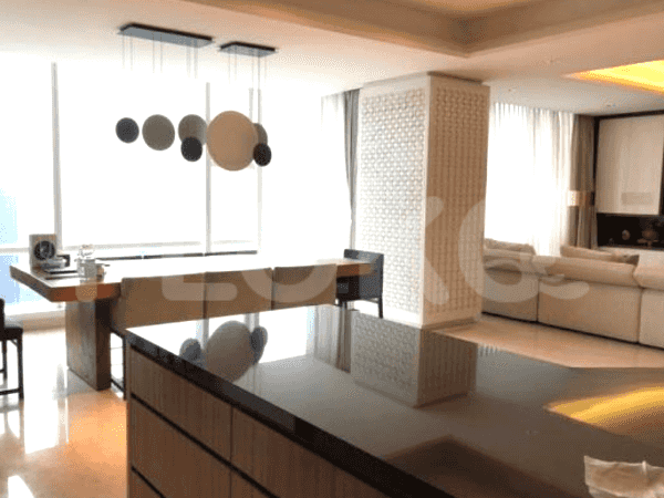 181 sqm, 37th floor, 3 BR apartment for sale in Kuningan 2