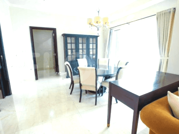 170 sqm, 26th floor, 3 BR apartment for sale in Kebayoran Lama 1