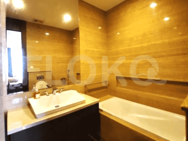 139 sqm, 32nd floor, 3 BR apartment for sale in Kuningan 5