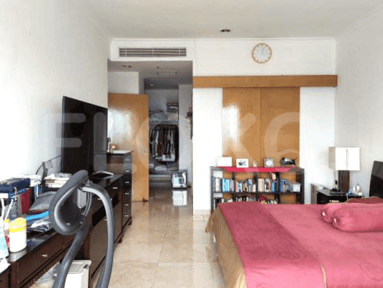 165 sqm, 19th floor, 3 BR apartment for sale in Senayan 2