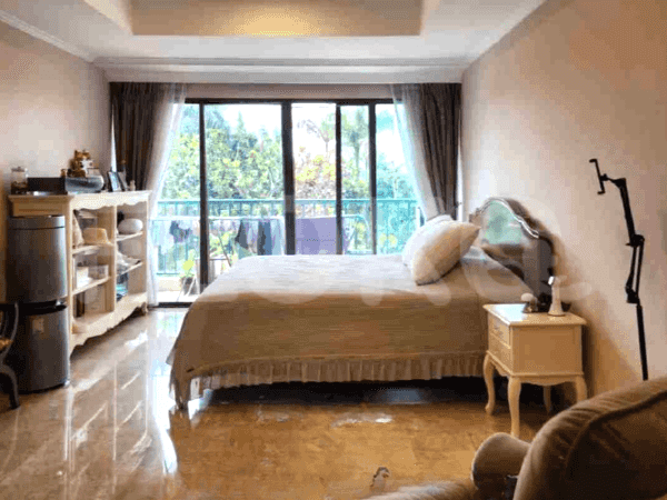 190 sqm, 1st floor, 3 BR apartment for sale in Kebayoran Lama 1