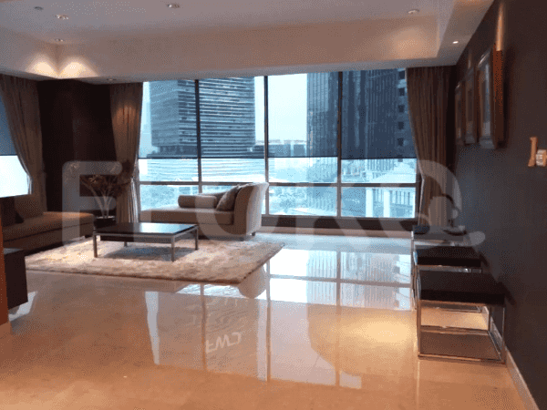 Dijual Apartemen 3 BR, Lantai 15, Luas 173 m2 di Sudirman 5