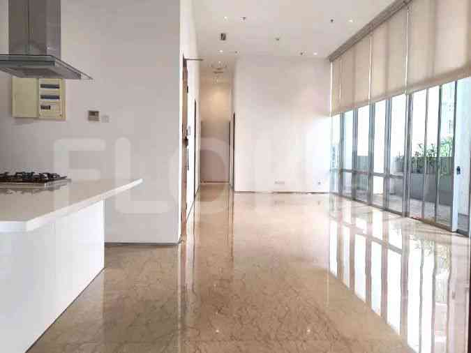 200 sqm, 11th floor, 3 BR apartment for sale in Kebayoran Baru 7