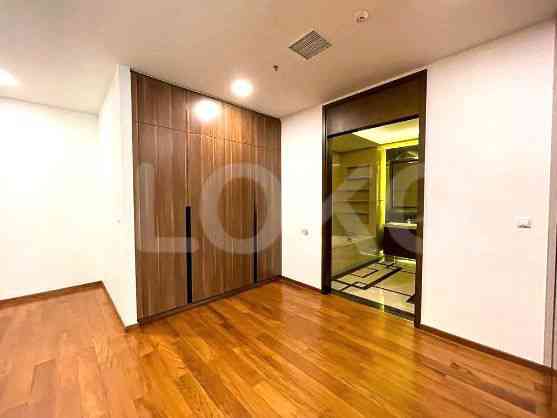 592 sqm, 25th floor, 5 BR apartment for sale in Sudirman 4