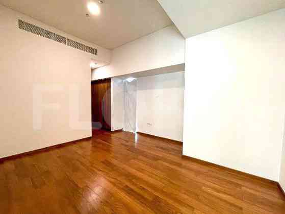 592 sqm, 25th floor, 5 BR apartment for sale in Sudirman 2