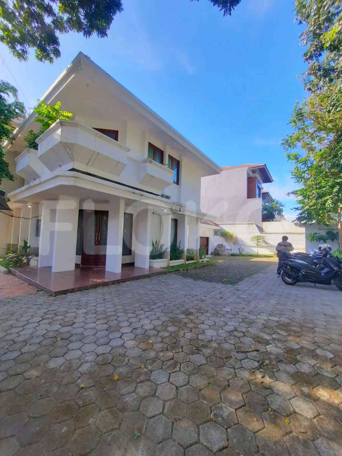 Dijual Rumah 4 BR, Luas 500 m2 di Cipete - Cilandak Gaharu BDN - Belakang Citos, Cipete 2